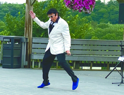 Elvis impersonator visits St. Croix Falls