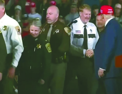 Trump welcomes Wisconsin sheriffs to rally in Juneau