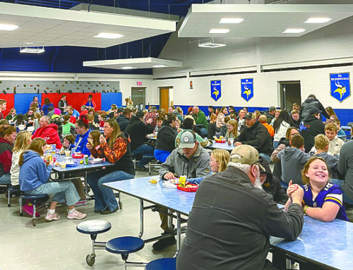 Frederic students and families enjoy PTO-sponsored breakfast