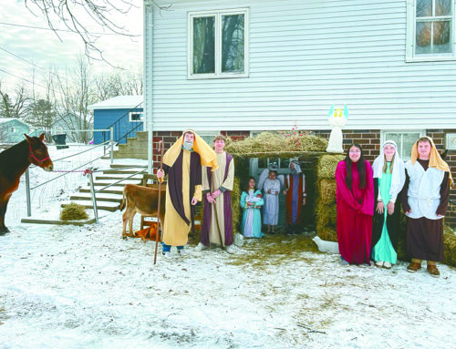 Frederic church holds live Nativity scene