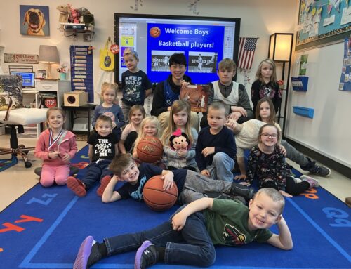 Basketball players work with 4K class