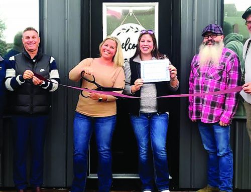 Siren Chamber of Commerce holds ribbon cutting for new business